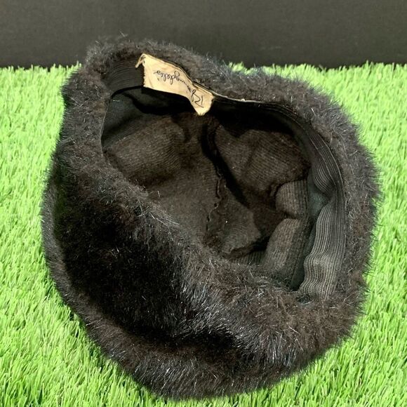 Vintage Bloomingdale’s Fur Hat. One size. - Picture 9 of 9